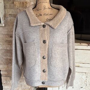 Cotton & Rye Outfitters gray tan button down collared batwing jacket cardigan